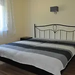 펜션 Zamor House