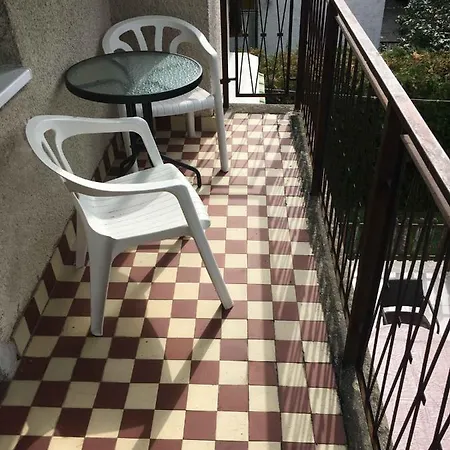 Zamor House קסזטלי