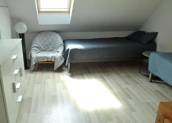 Zamor House